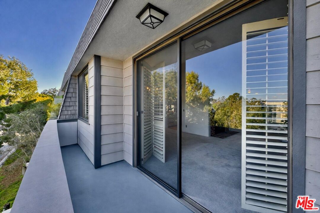 5100 Via Dolce Unit: 305