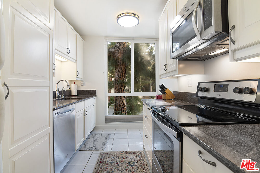 5625 Windsor Way Unit: 107