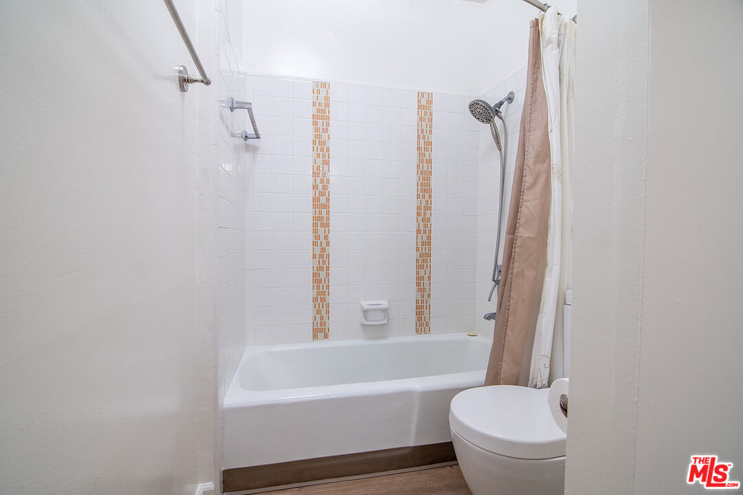 5625 Windsor Way Unit: 107