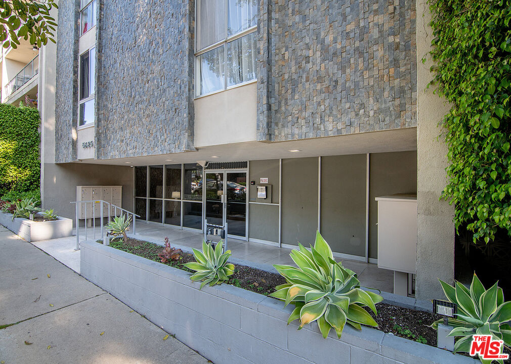 5625 Windsor Way Unit: 107