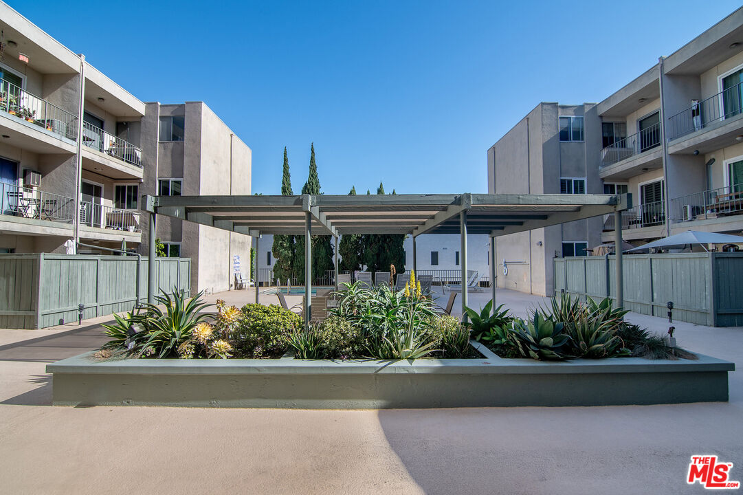 5625 Windsor Way Unit: 107