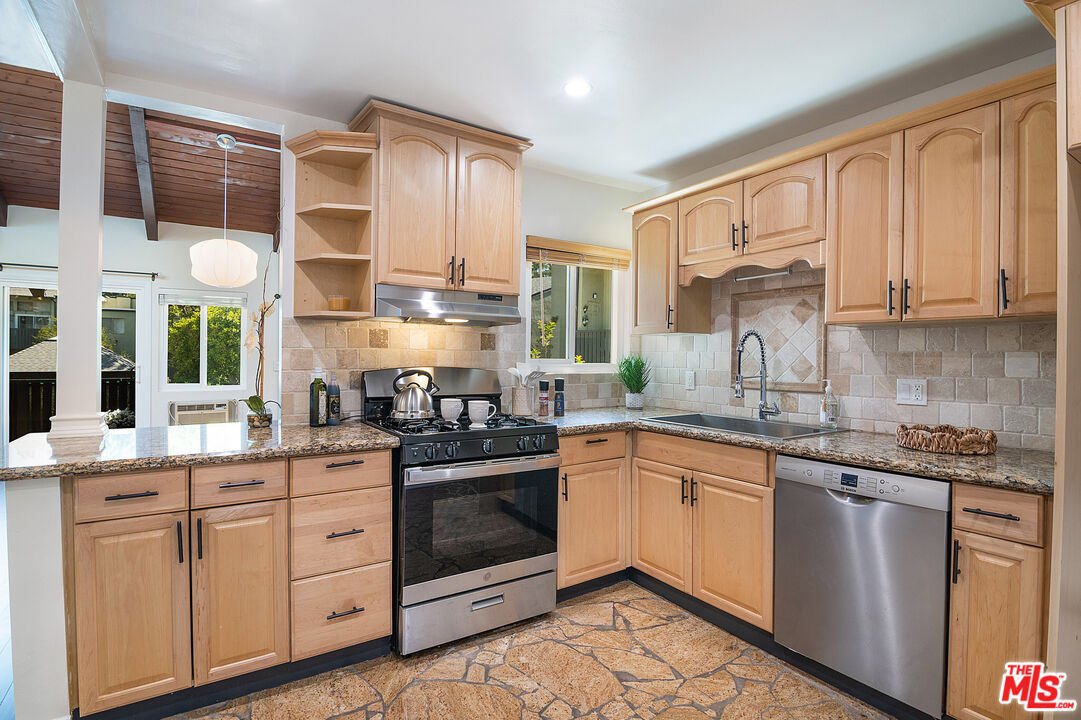 4925 Indian Wood Rd Unit: 474