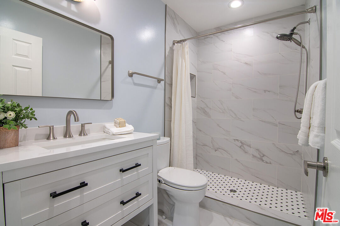 4925 Indian Wood Rd Unit: 474