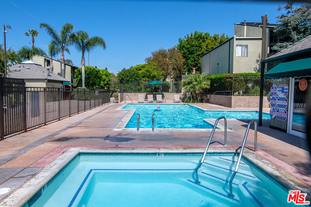 4925 Indian Wood Rd Unit: 474