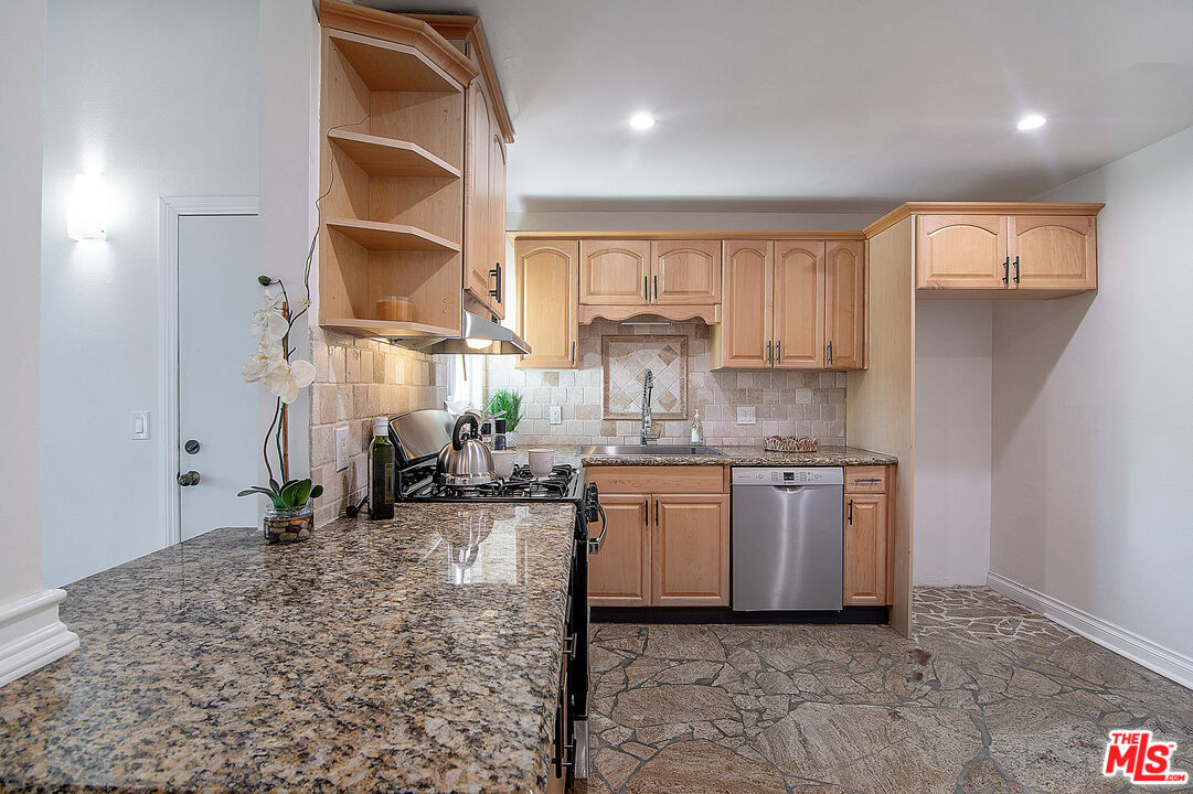 4925 Indian Wood Rd Unit: 474