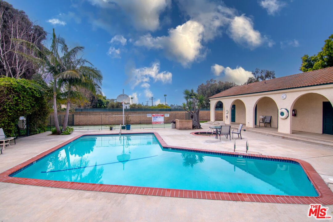 6479 Kanan Dume Rd Unit: 24
