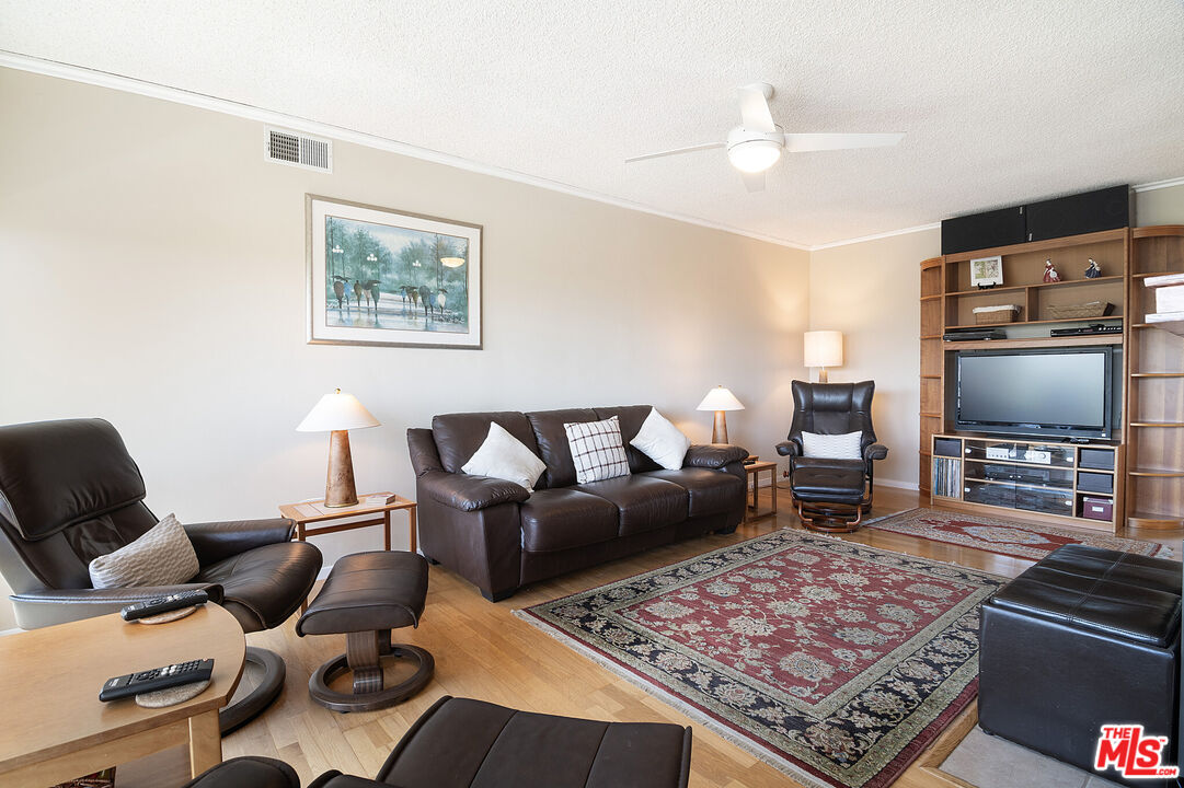 6030 Wright Ter