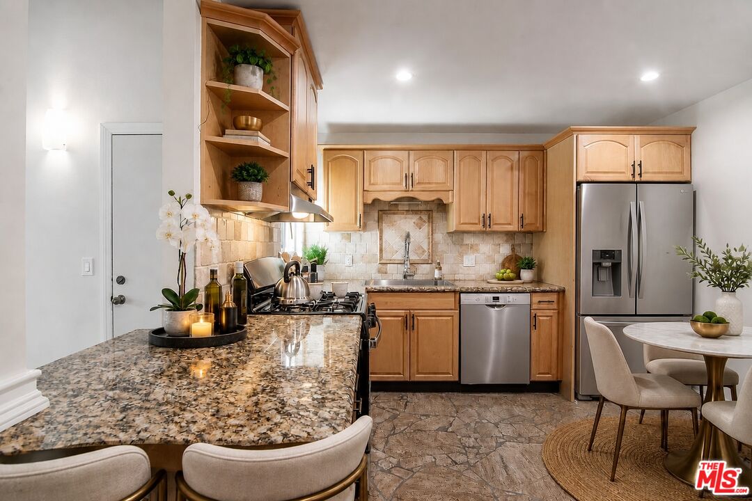 4925 Indian Wood Rd Unit: 474
