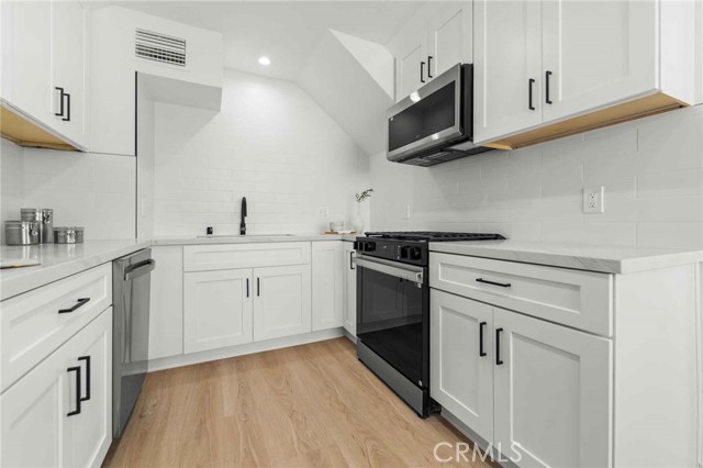 12217 Rochester AVE Unit: 4
