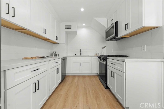 12217 Rochester AVE Unit: 4