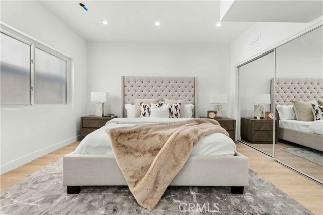 12217 Rochester AVE Unit: 4