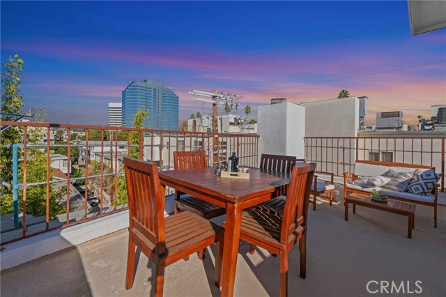 12217 Rochester AVE Unit: 4