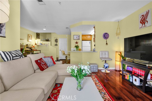 1227 E Carson ST Unit: 1