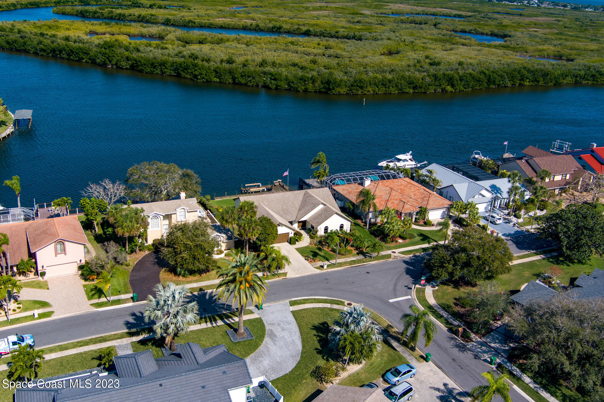 2100 Leeward Lane