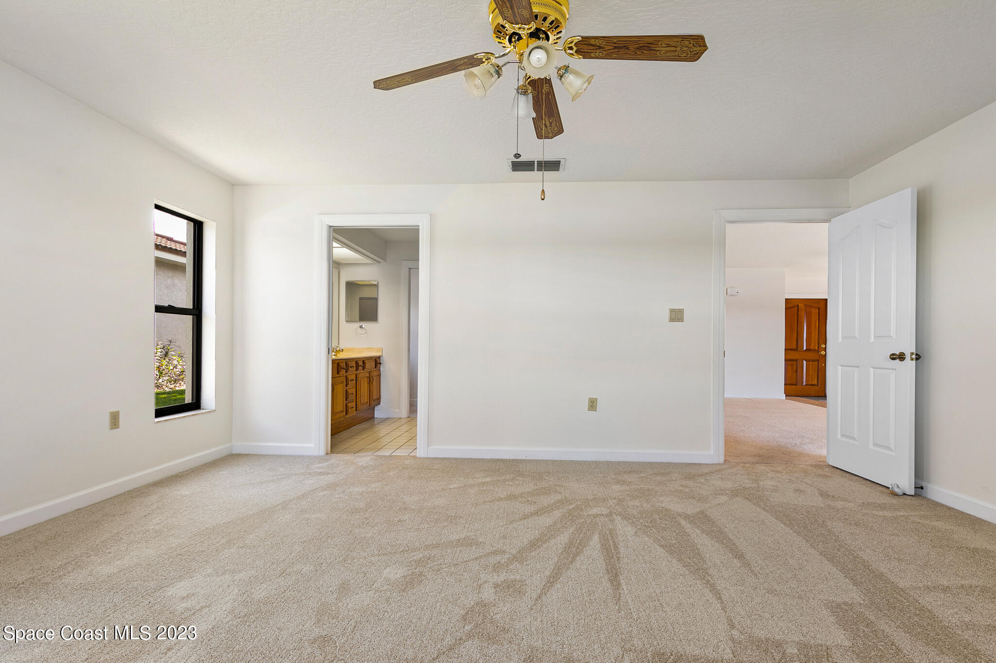 2100 Leeward Lane