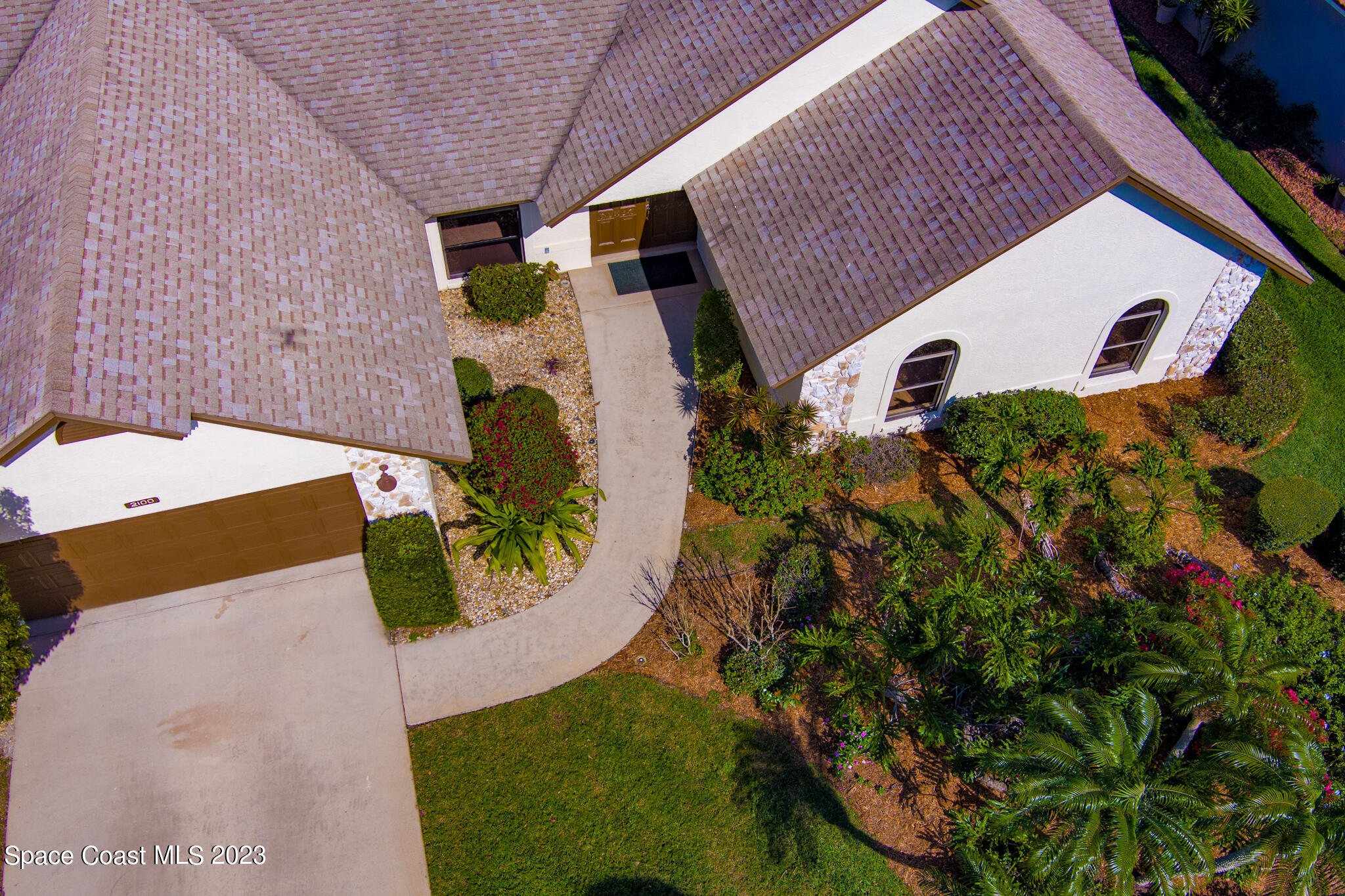 2100 Leeward Lane