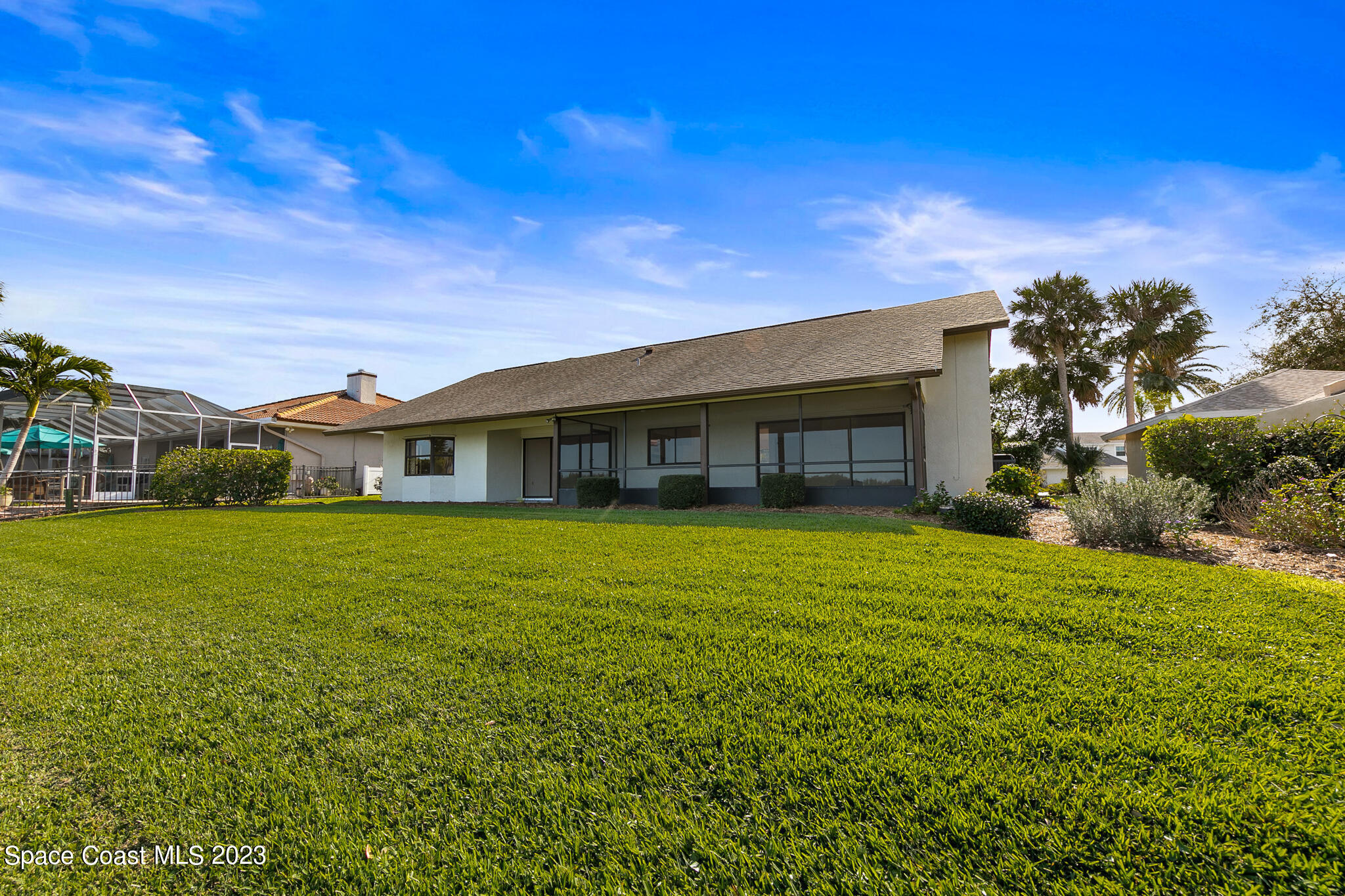 2100 Leeward Lane