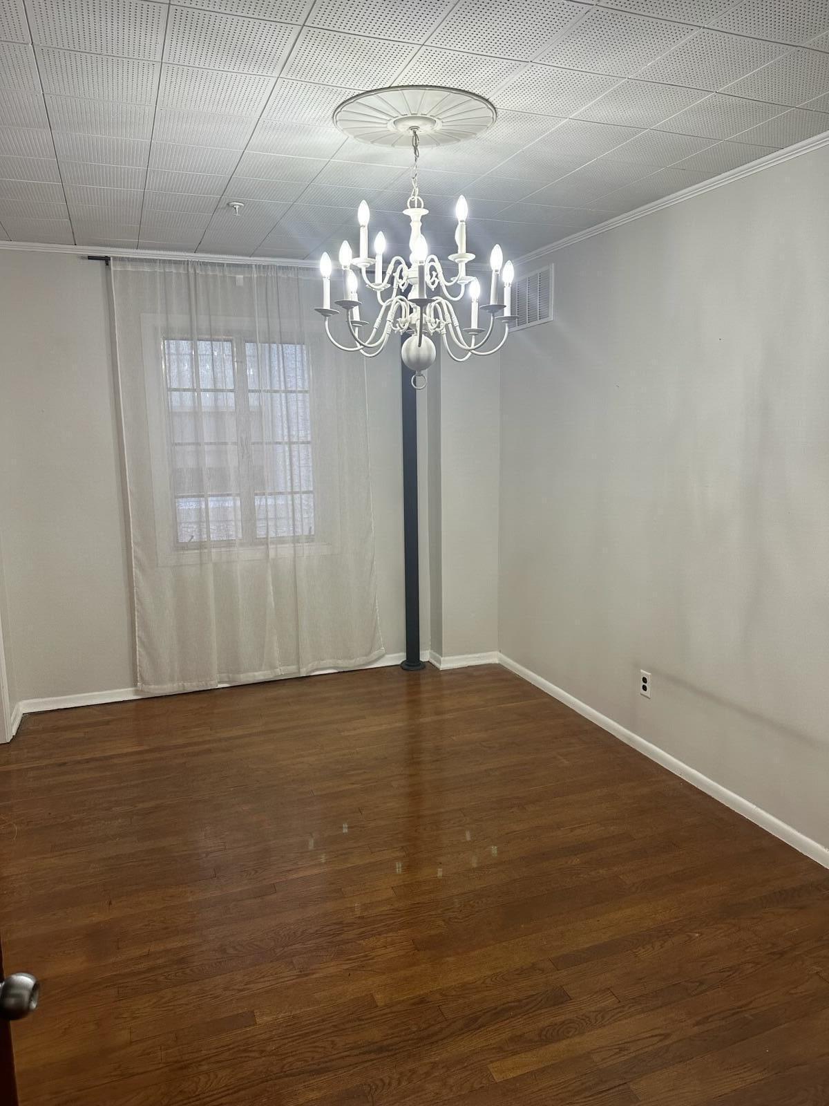 905 E New Haven Avenue, 203