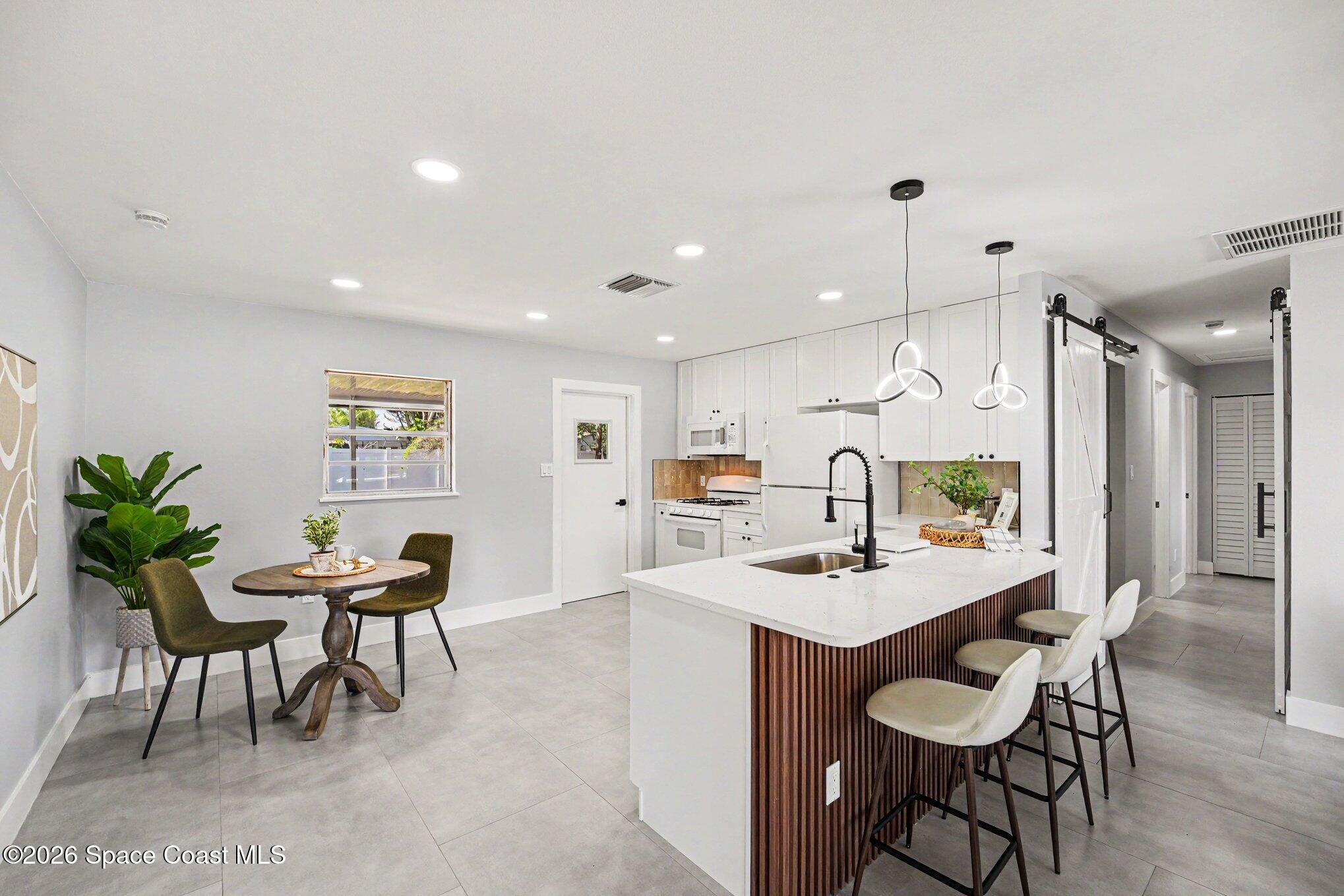2536 Post Road