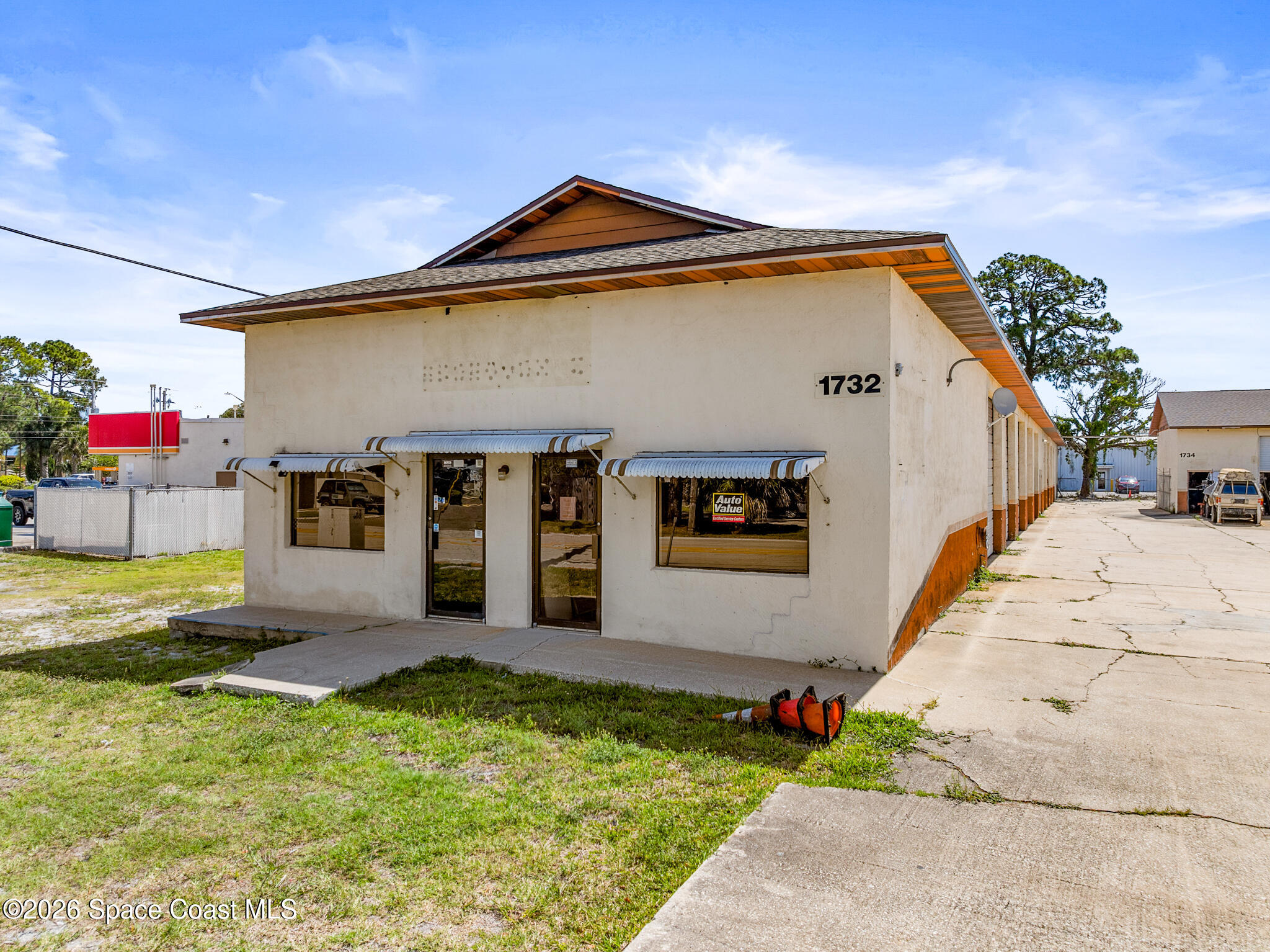 1732 Huntington Lane