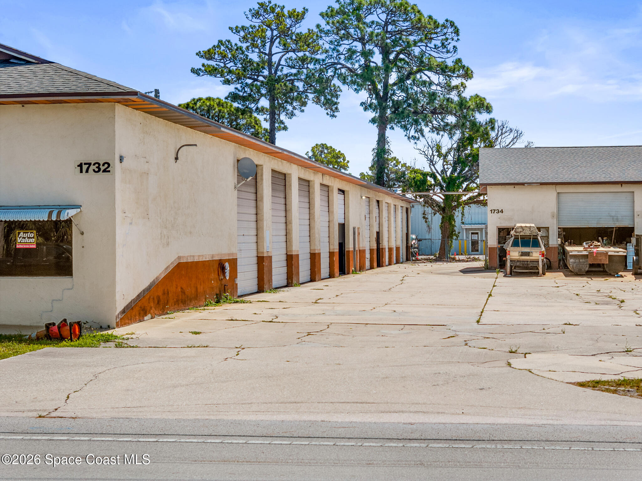 1732 Huntington Lane