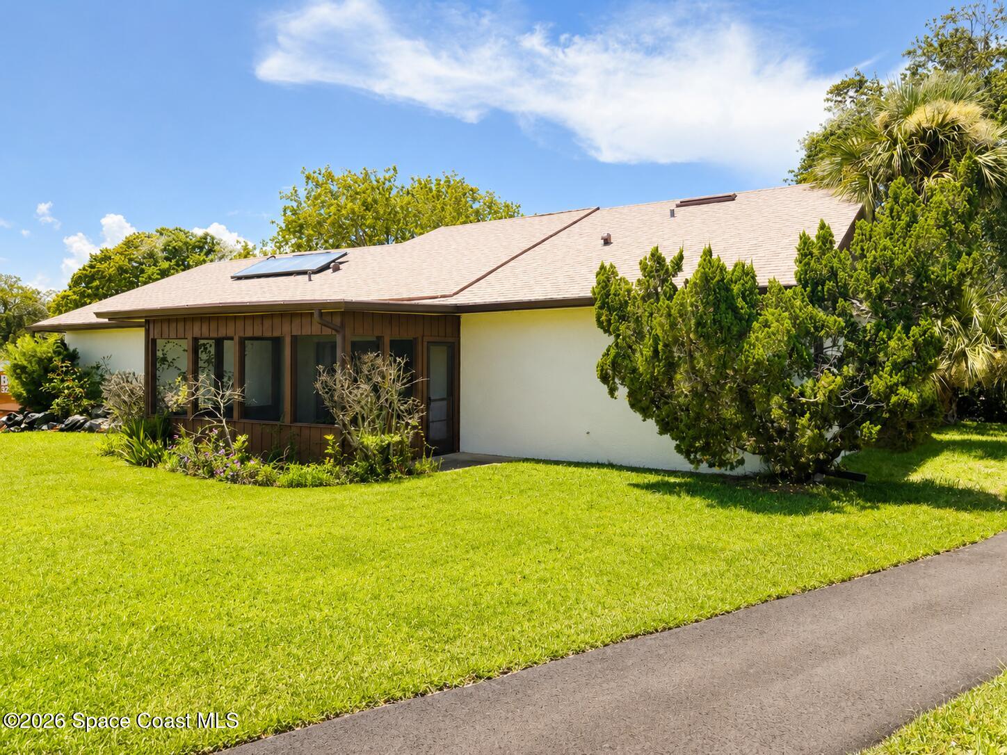 255 Applewood Circle
