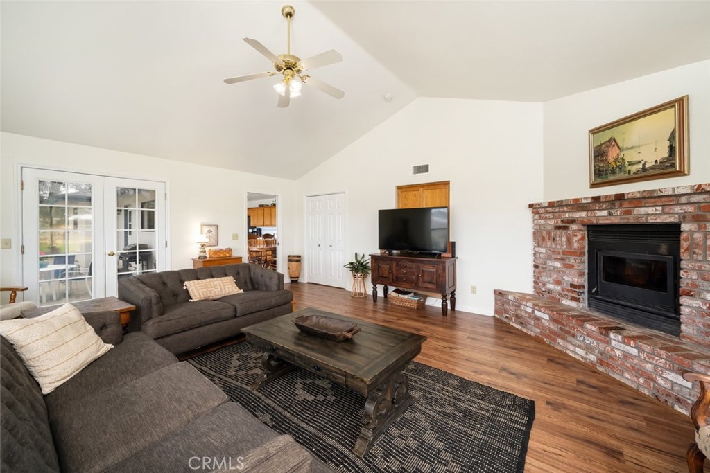 3225 Ardilla Road