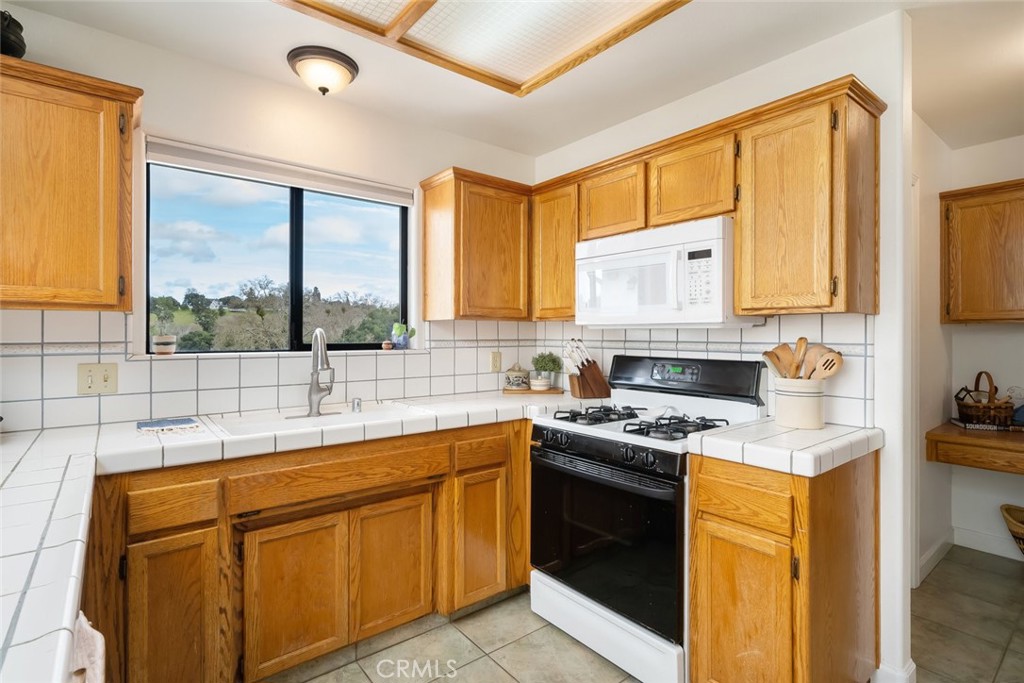 3225 Ardilla Road