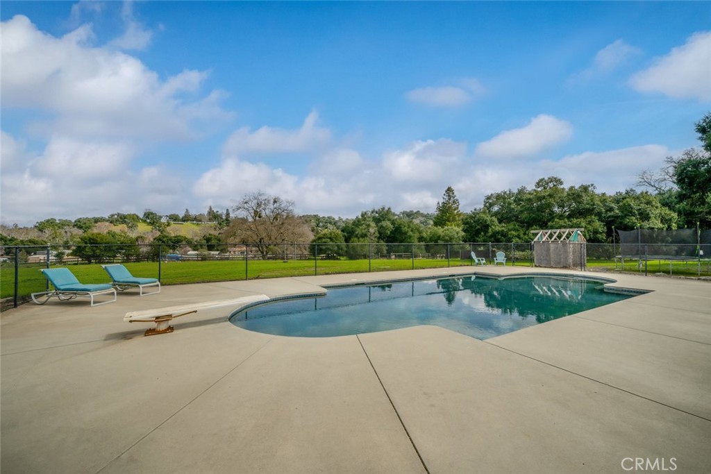 3225 Ardilla Road