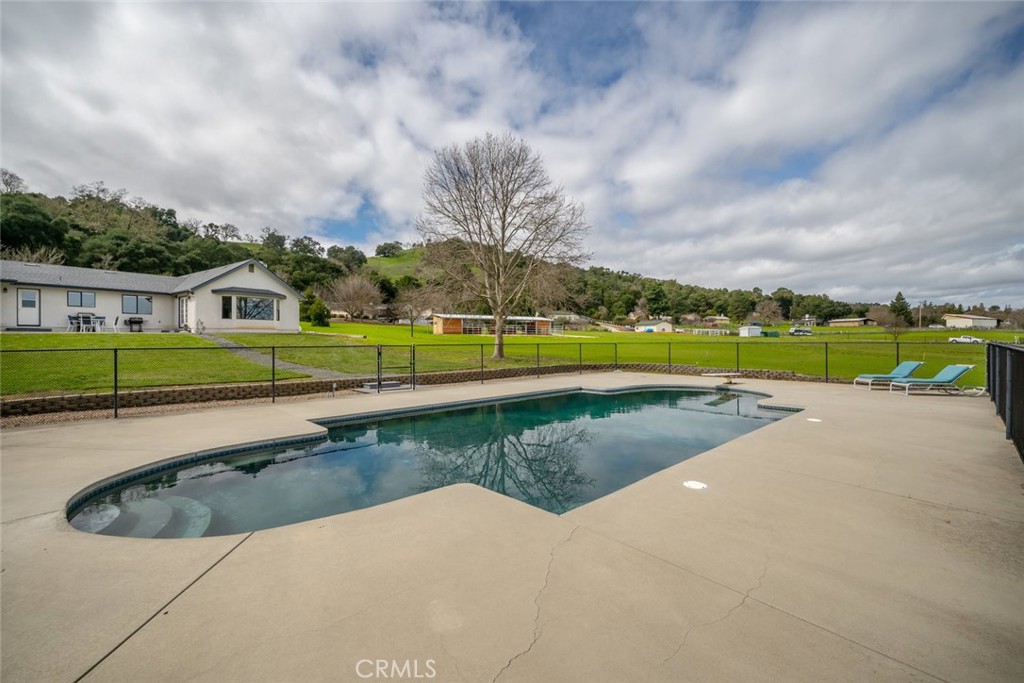 3225 Ardilla Road