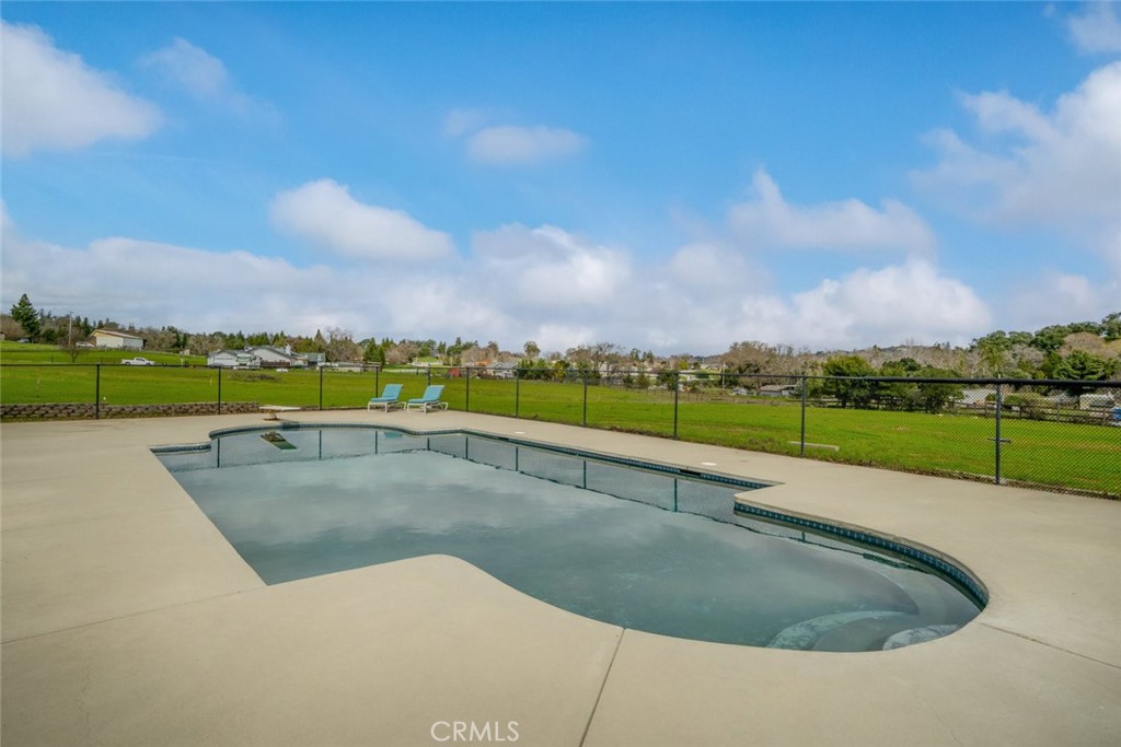 3225 Ardilla Road