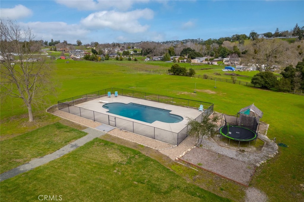 3225 Ardilla Road