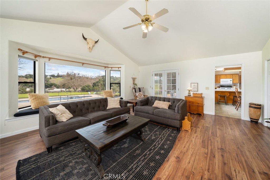 3225 Ardilla Road