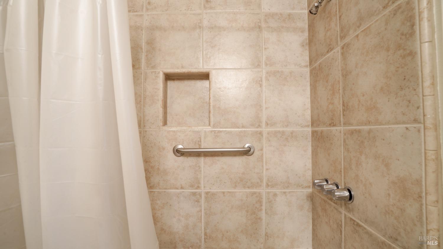 404 Larkspur Plaza Dr