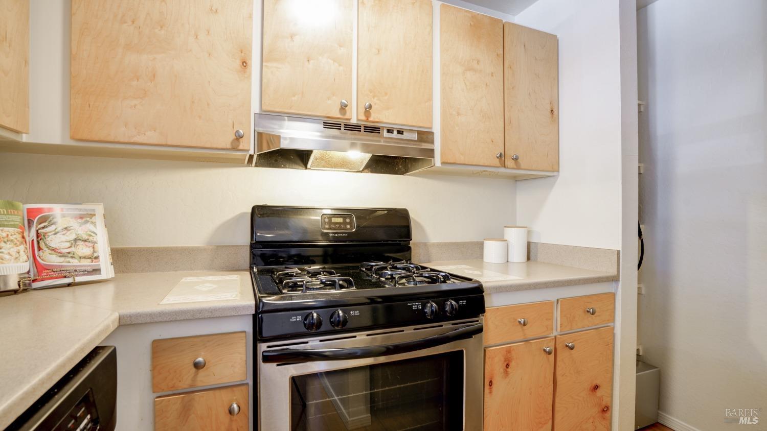 404 Larkspur Plaza Dr