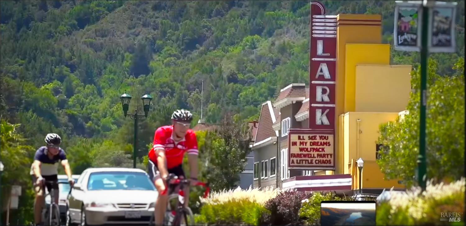 404 Larkspur Plaza Dr