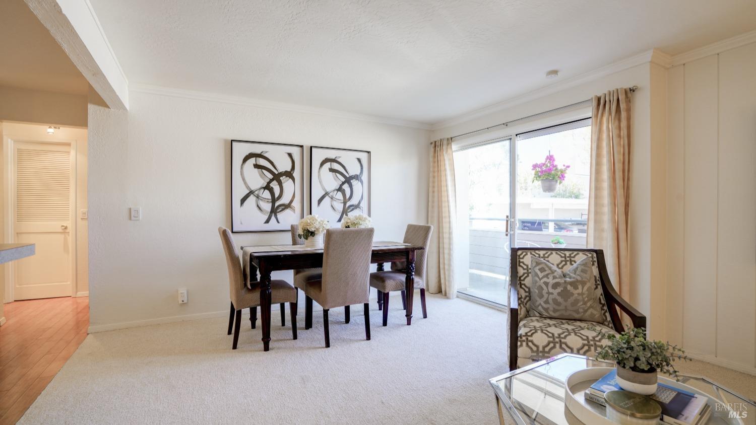 404 Larkspur Plaza Dr