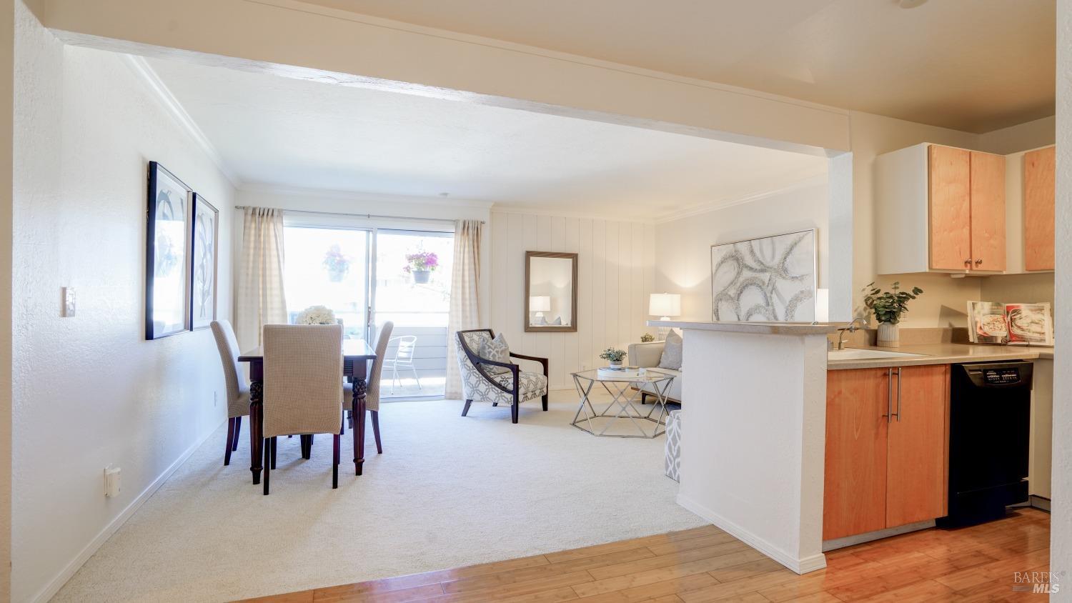 404 Larkspur Plaza Dr