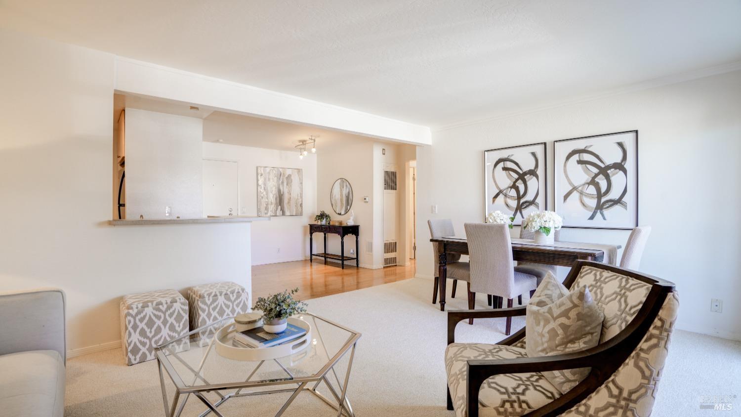 404 Larkspur Plaza Dr