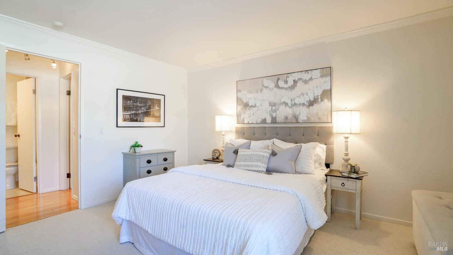 404 Larkspur Plaza Dr