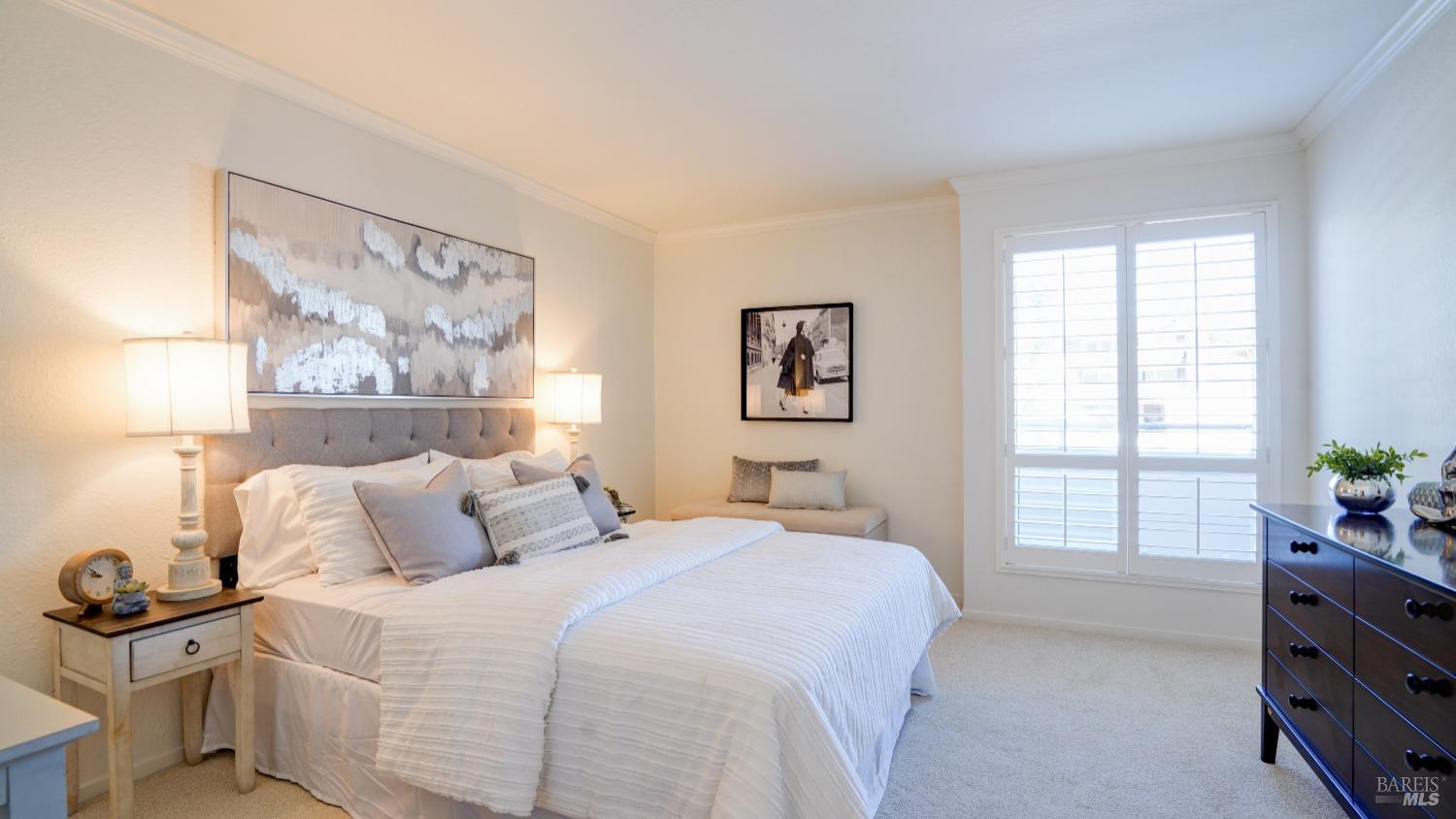 404 Larkspur Plaza Dr