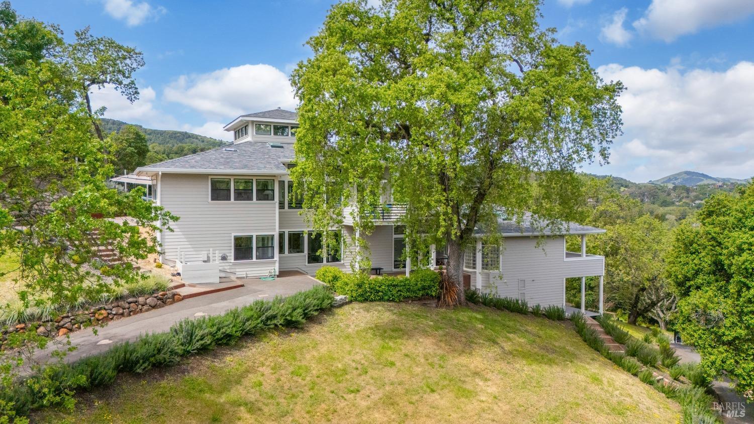 55 Wildwood Ln