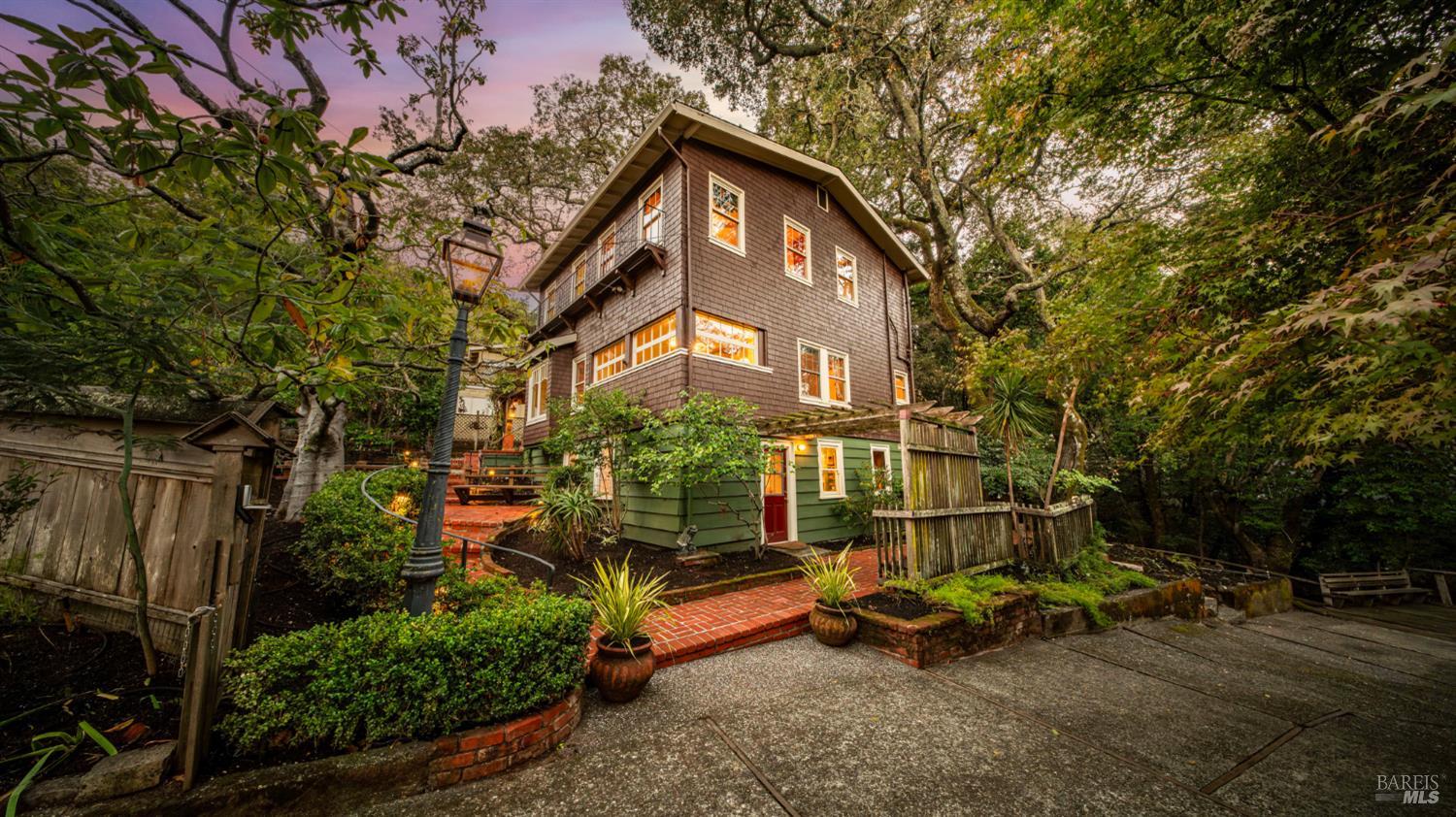 150 Bungalow Ave