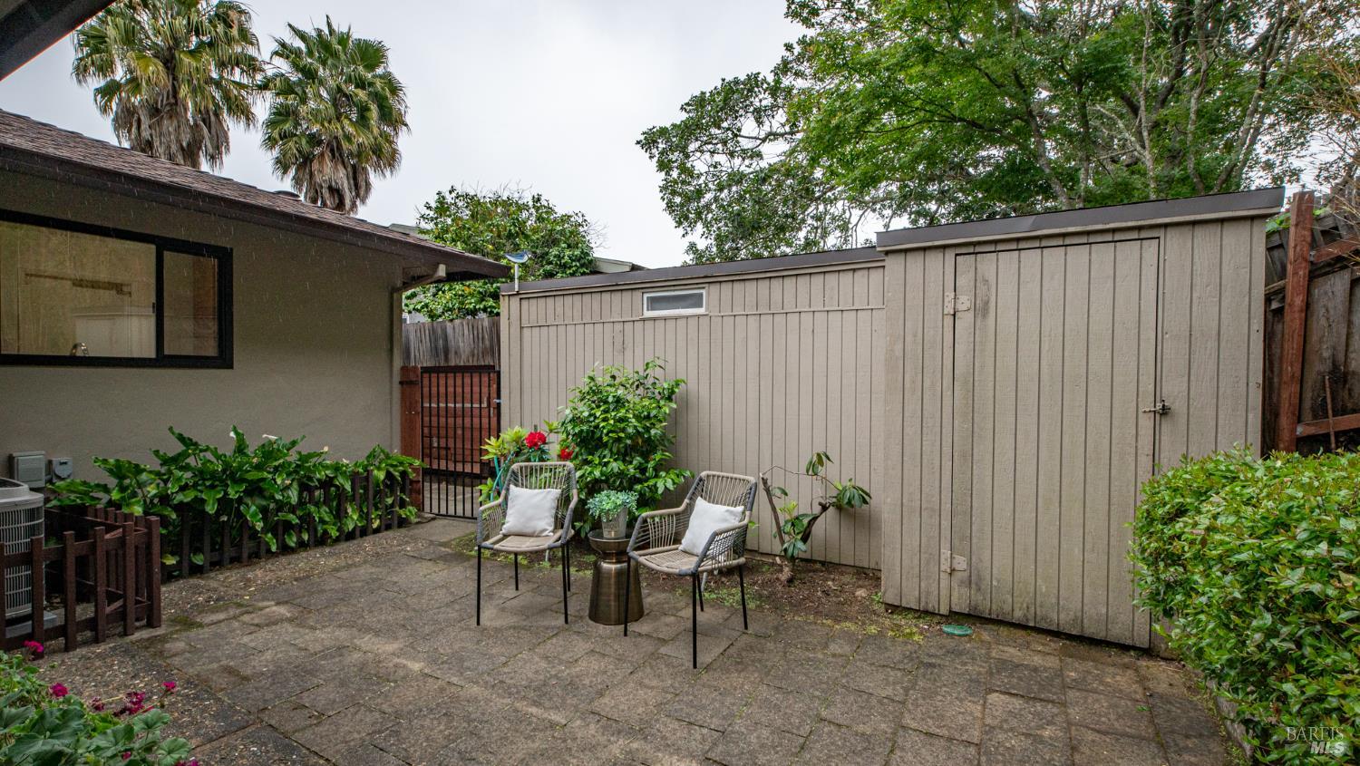 1249 Denlyn Street