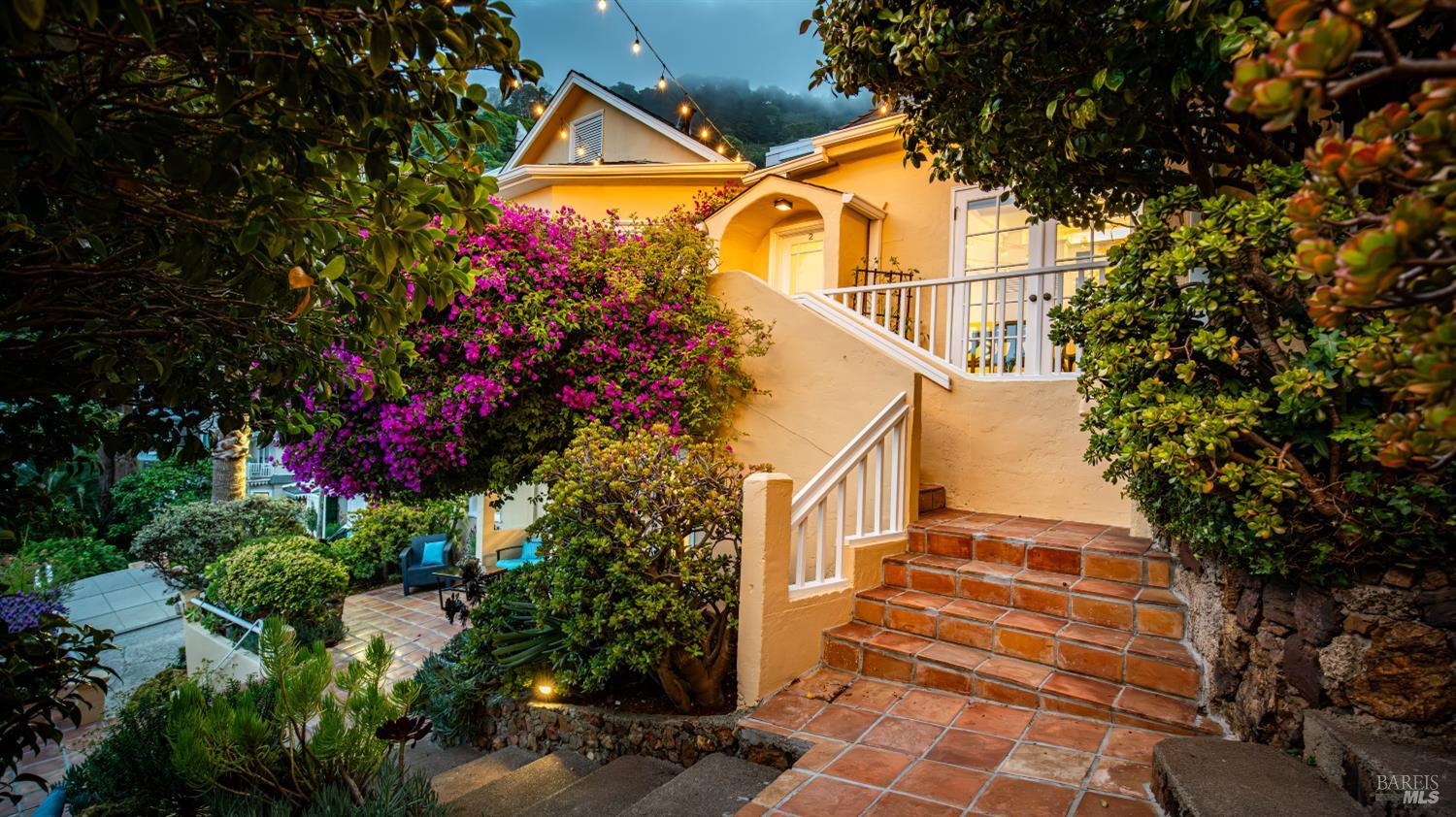 2 Lower Crescent Avenue