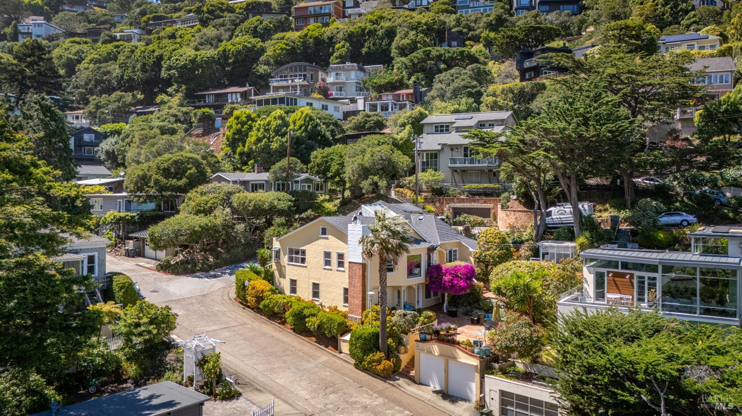 2 Lower Crescent Avenue