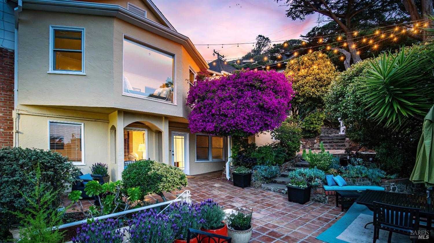2 Lower Crescent Avenue
