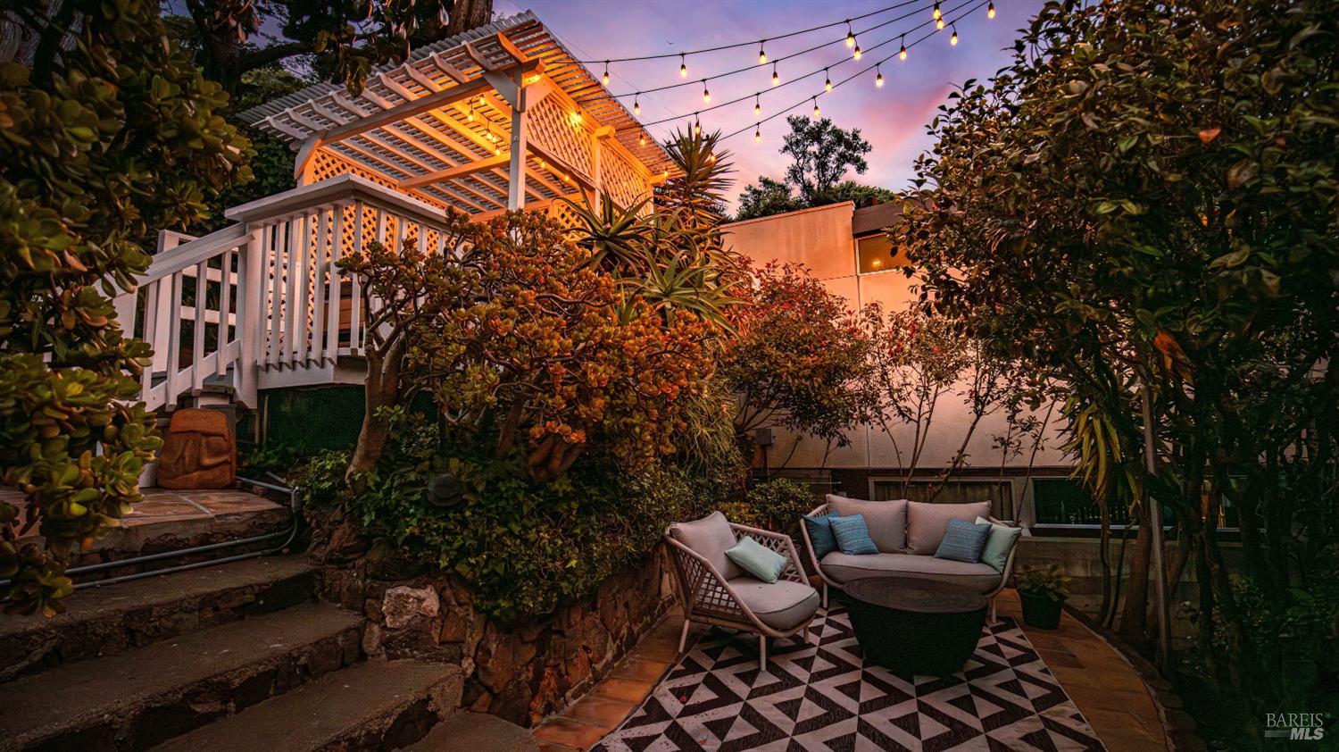 2 Lower Crescent Avenue