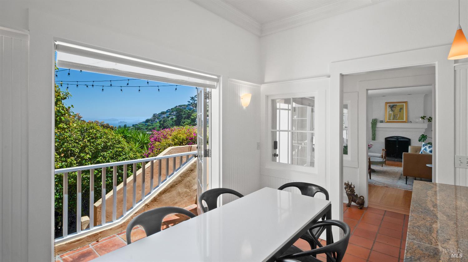 2 Lower Crescent Avenue