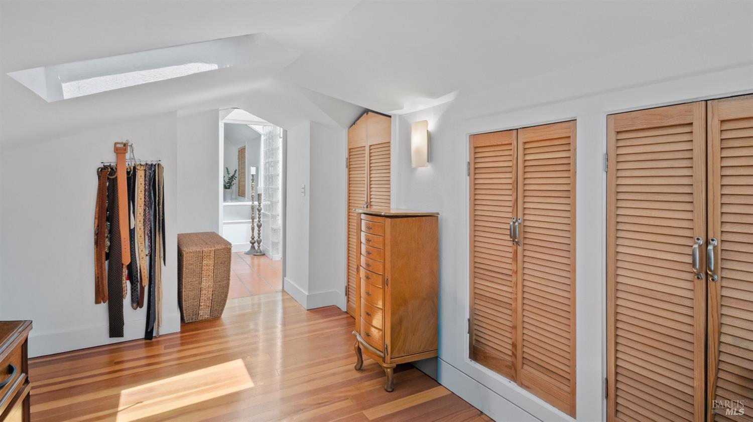 2 Lower Crescent Avenue